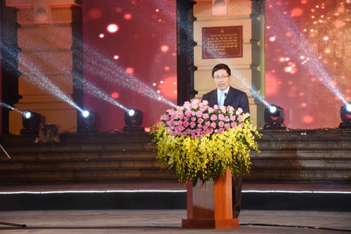 Chủ tịch nước Trương Tấn Sang dự “Xuân quê hương 2016 - Linh thiêng Hà Nội” - ảnh 2